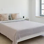 House Aparthotel