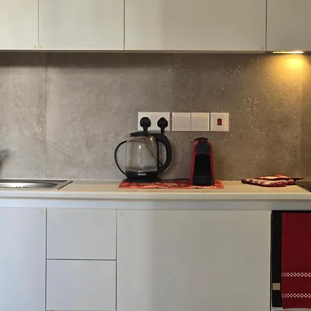 Ξενοδοχείο με διαμερίσματα House 3*