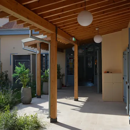 House Aparthotel