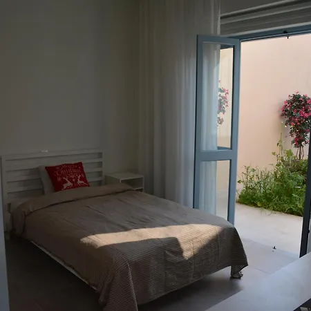 House Ξενοδοχείο με διαμερίσματα 3*